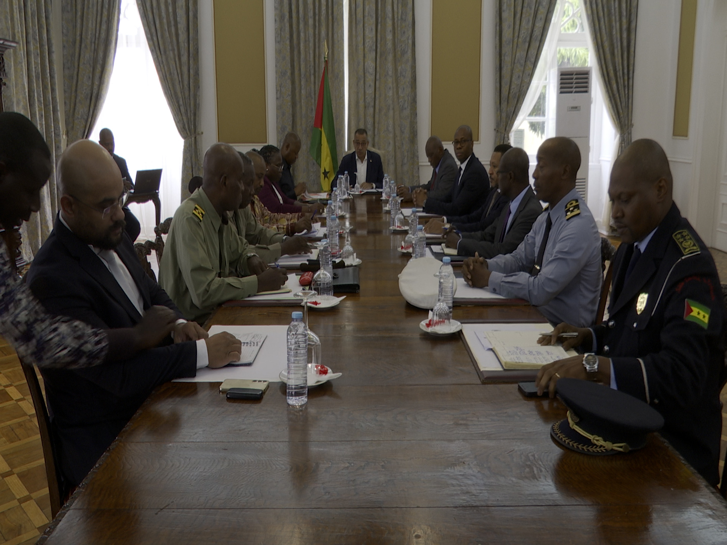Conselho Superior de Defesa Nacional suspende comandante da Guarda Costeira e inspetor geral das FASTP