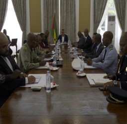 Conselho Superior de Defesa Nacional suspende comandante da Guarda Costeira e inspetor geral das FASTP