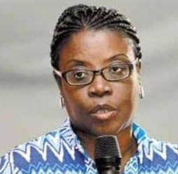 Conceição Lima nomeada embaixadora da Cultura de STP