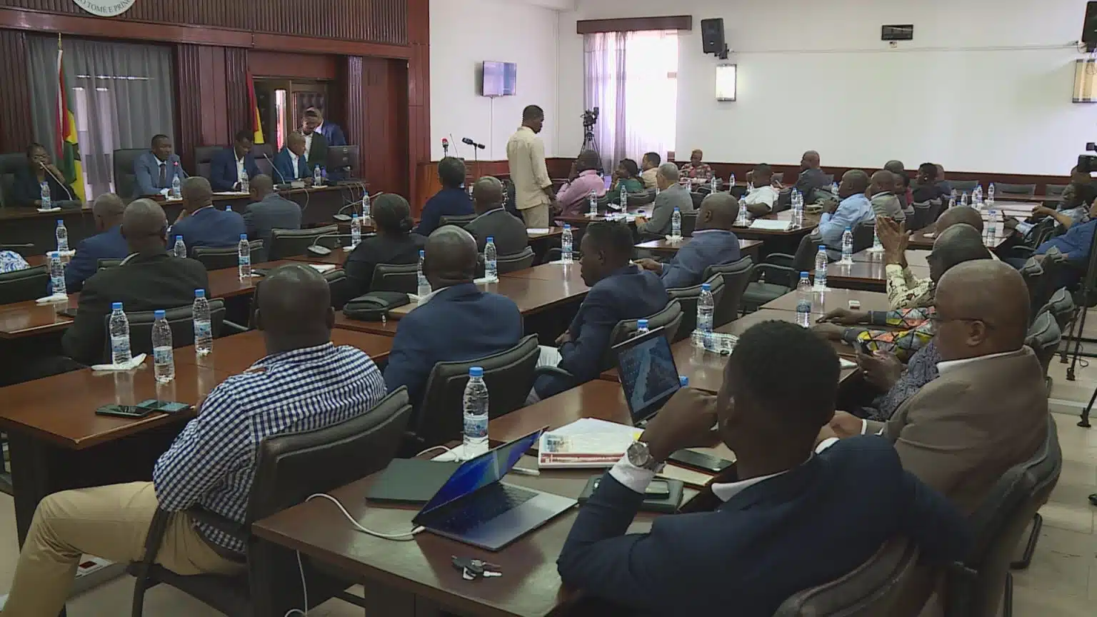 Parlamento elege cinco novos juízes para o Tribunal Constitucional