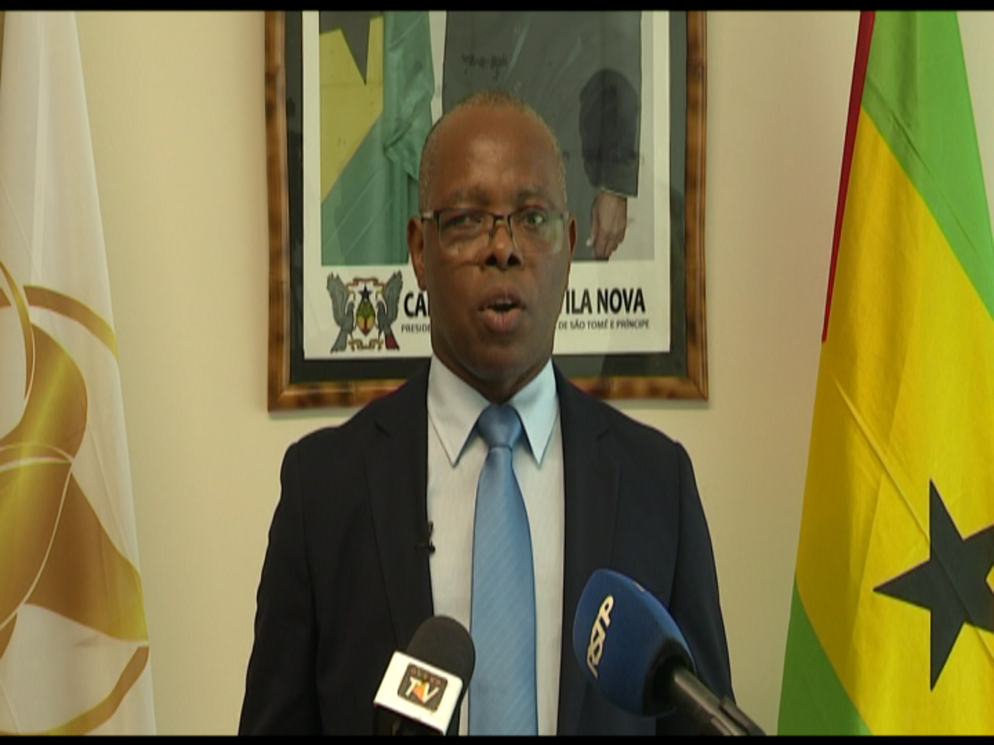 Banco Central projeta crescimento do PIB em 3,9%, mas alerta sobre inflação elevada de 12%