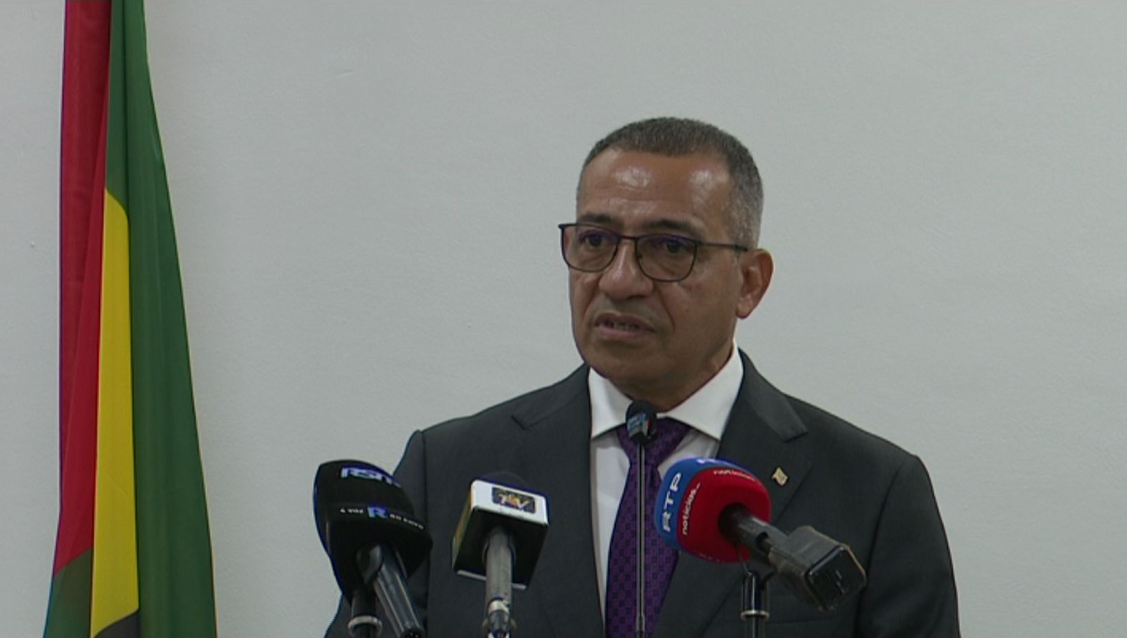 Carlos Vila Nova lança candidatura para um segundo mandato como presidente da república
